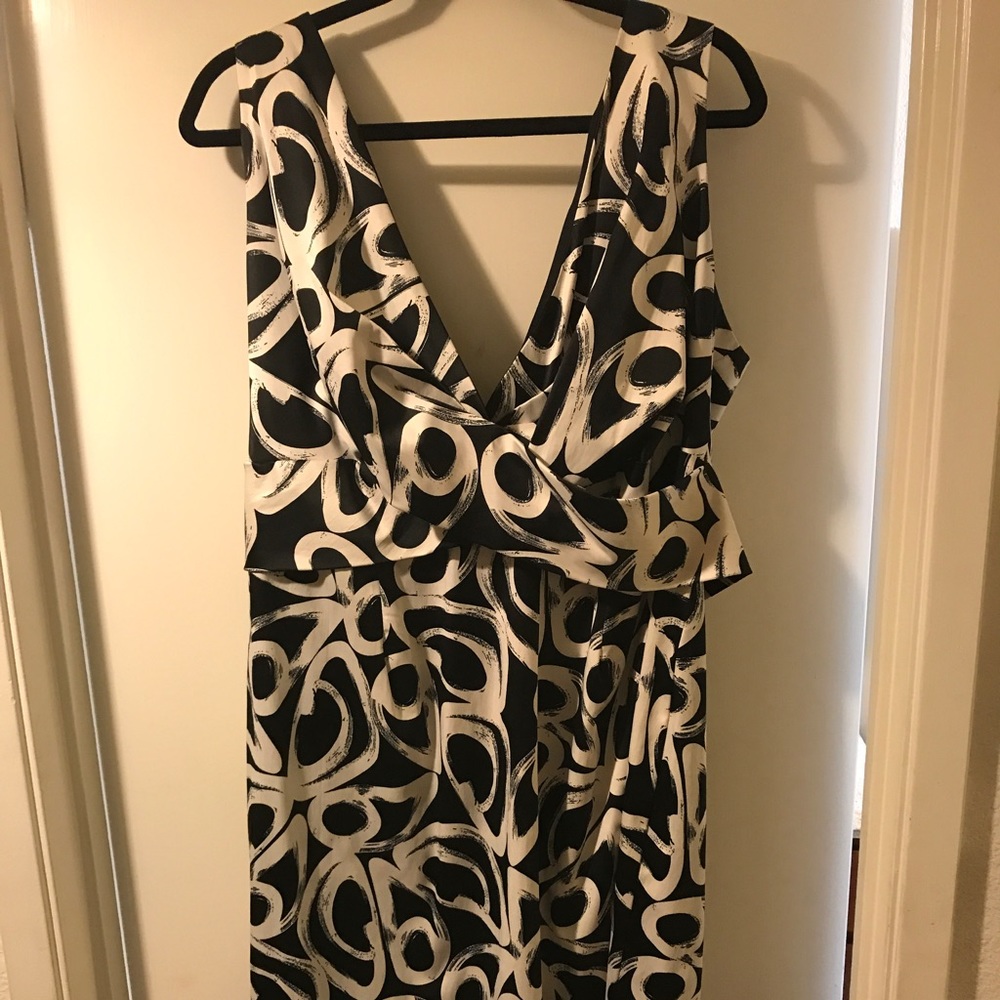 Black and white stretch satin cocktail dress 18w