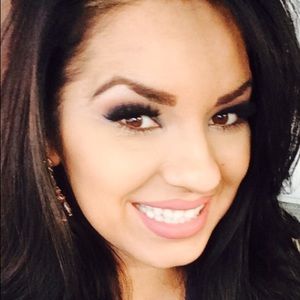 Meet your Posher, Norma