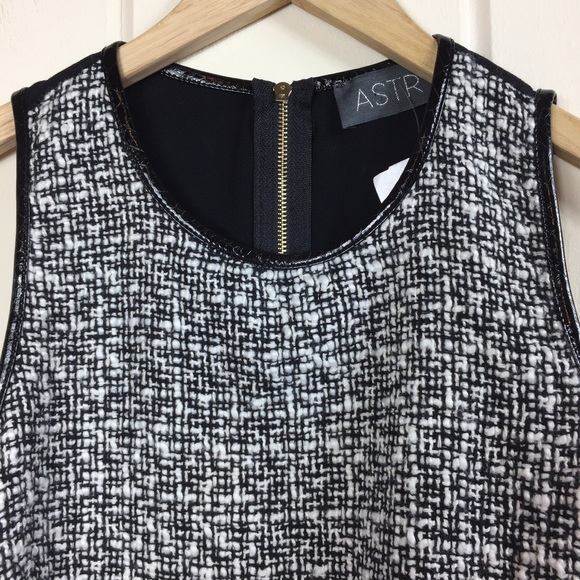 ASTR Asymmetrical Houndstooth Crop Top Size Small - Picture 5 of 8