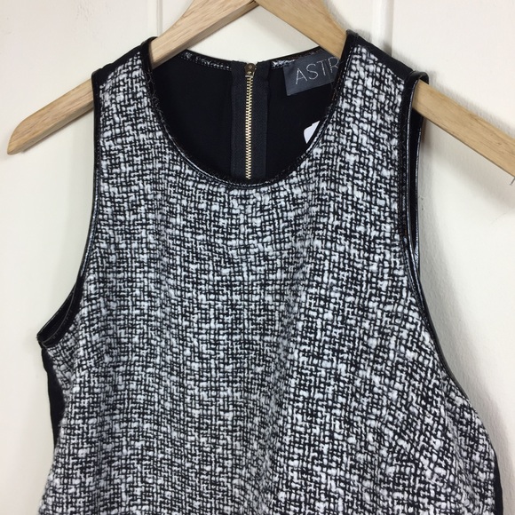 ASTR Asymmetrical Houndstooth Crop Top Size Small - Picture 3 of 8