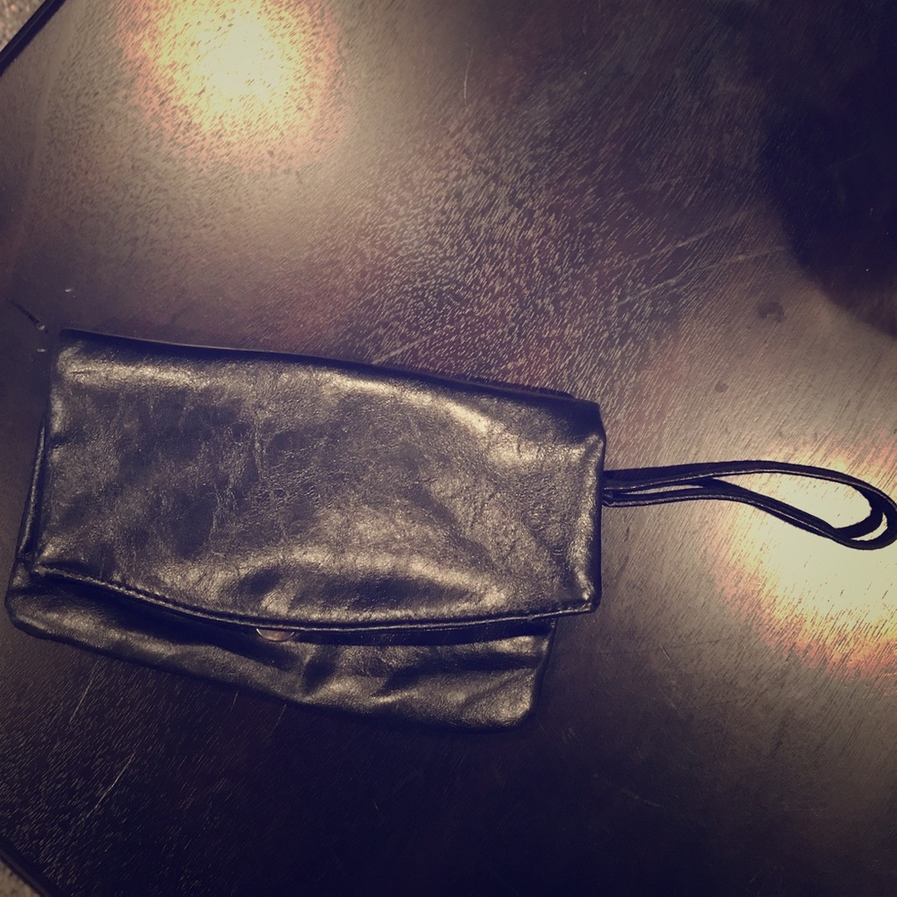 Black wristlet