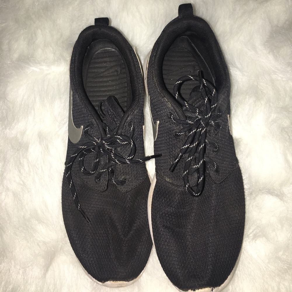 Nike Roshies - Picture 2 of 3