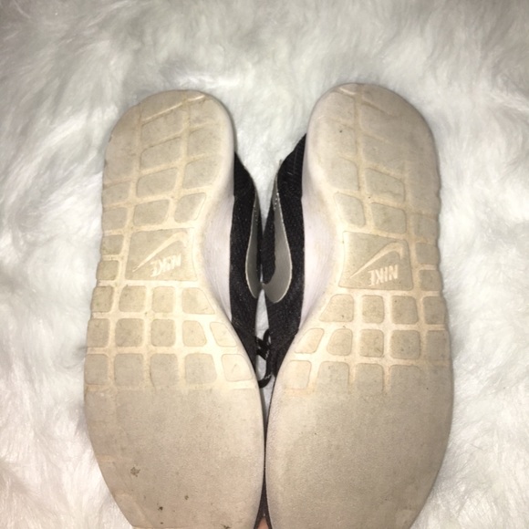 Nike Roshies - Picture 3 of 3