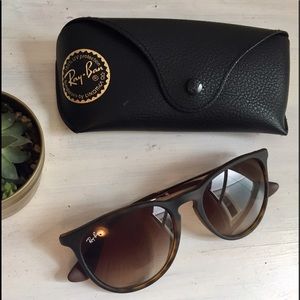 Erika Ray-bans with case