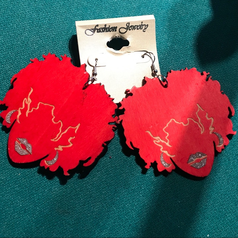 Lady in Red Fashion Diva Earrings