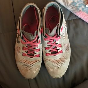 Nike TR fit 4 tennis shoes