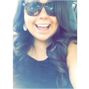 Meet your Posher, Crystal