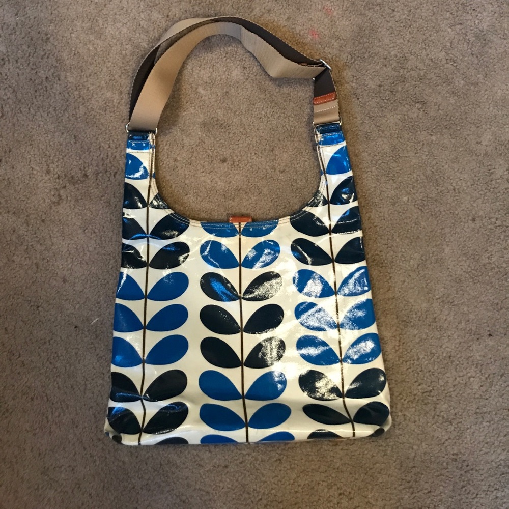 Oral Kiel Crossbody Bag