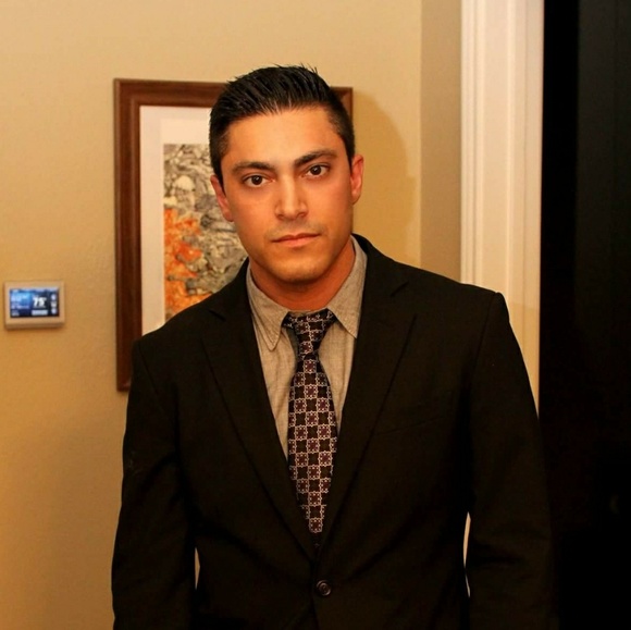 Meet your Posher, Kevin - Picture 2 of 2