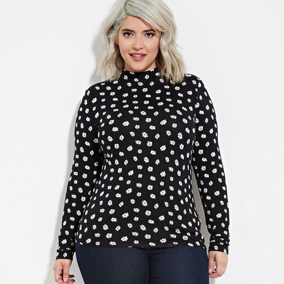🚫🚫SOLD🚫🚫Plus size Daisy turtleneck top🌼 - Picture 1 of 3