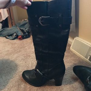 Size 8.5 black boots. Maurice's brand