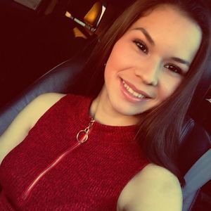 Meet your Posher, Yanira