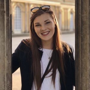 Meet your Posher, Abbie