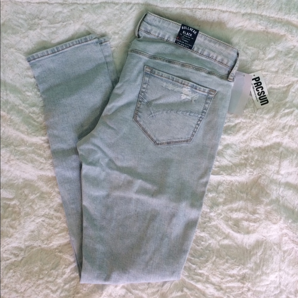 Bullhead Black light wash jeans NWT
