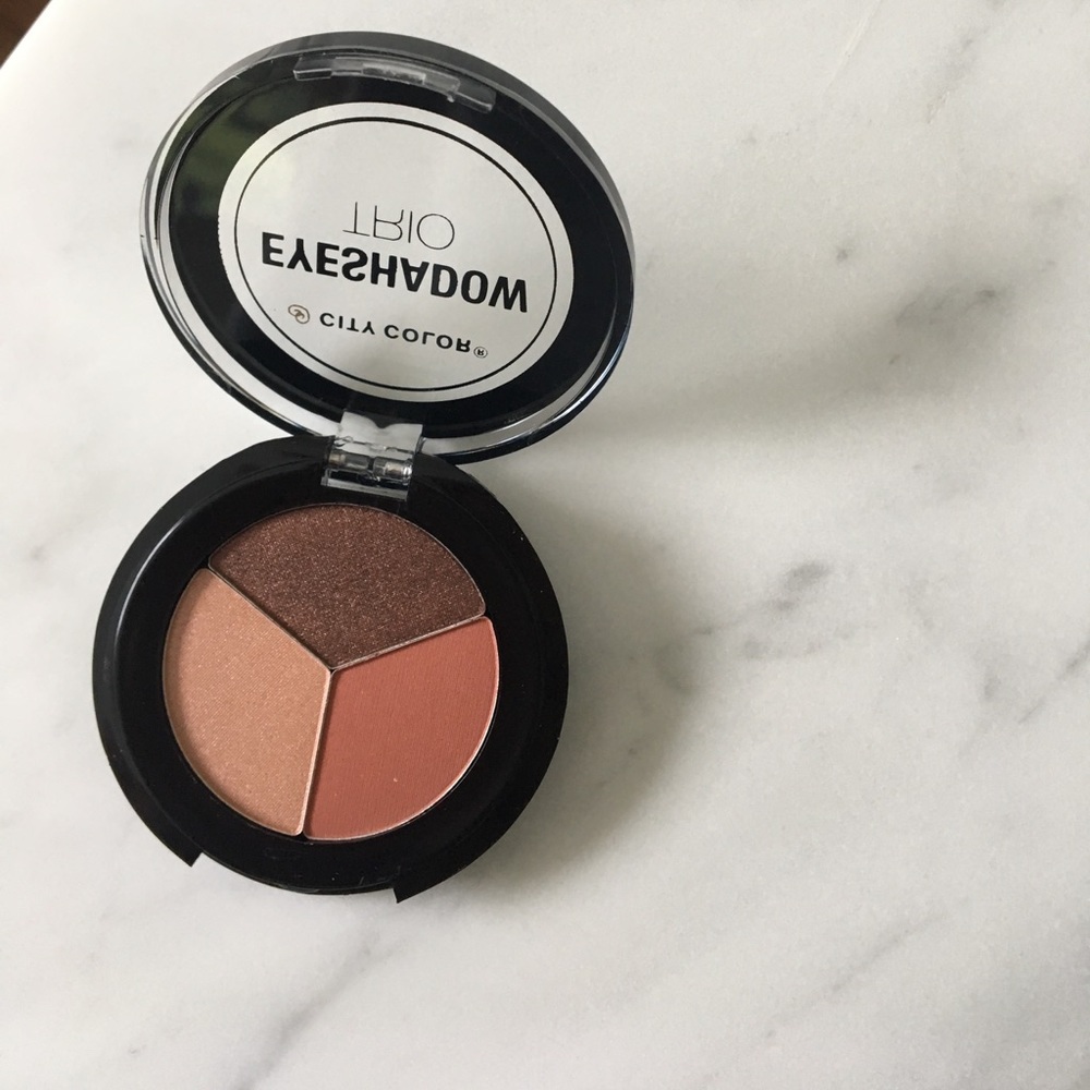 NWOT eyeshadow trio palette