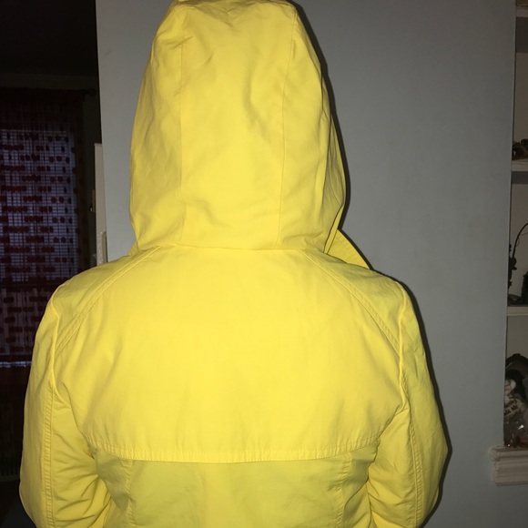 Ellen Tracy Raincoat with hood! - Picture 2 of 4