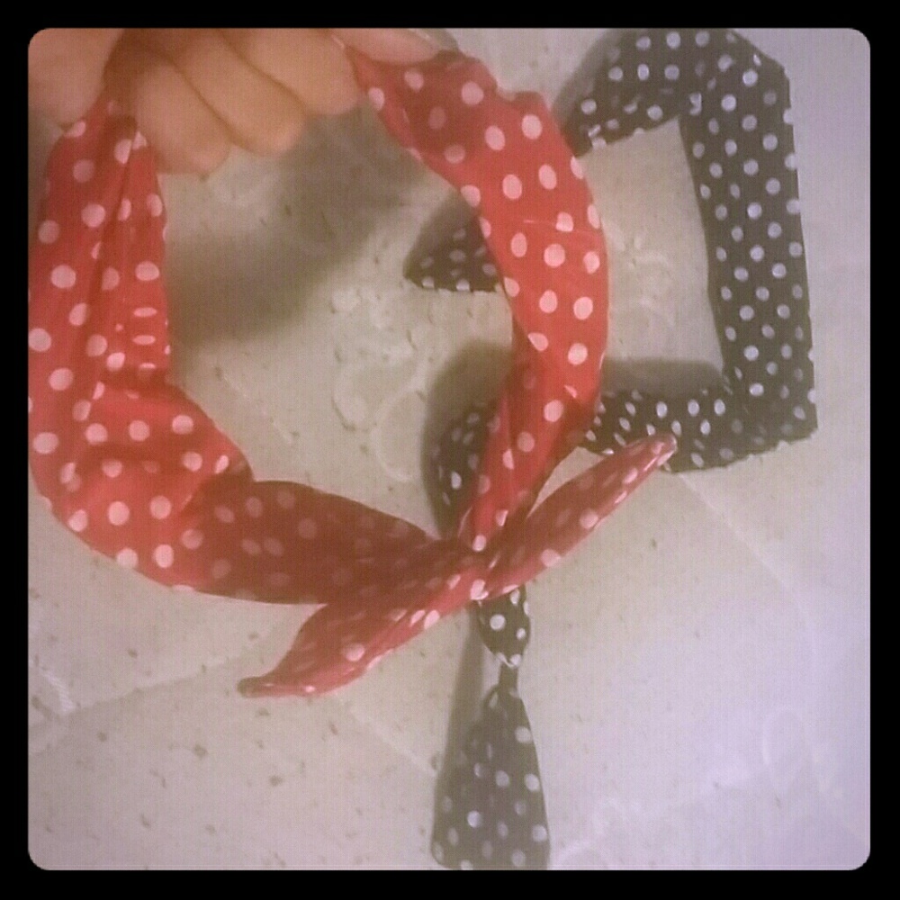 Wired hair band that wraps into little bow.