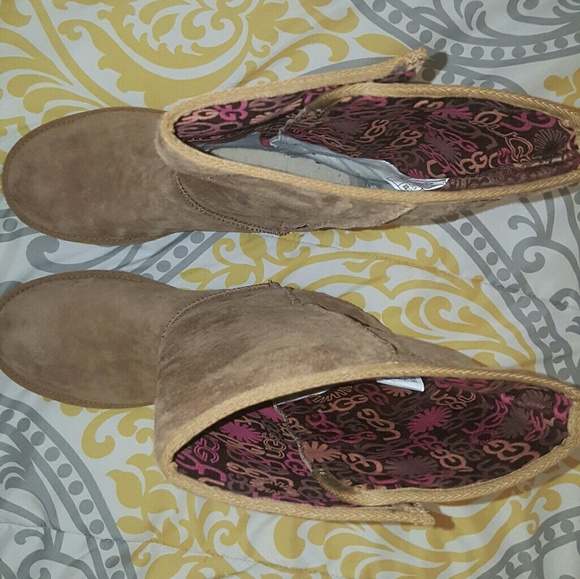 UGG boots - Picture 3 of 5