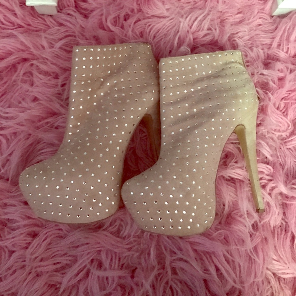 Suede crystal boot heel size 8