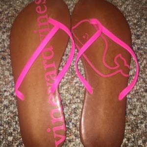 Vineyard Vines flip flops