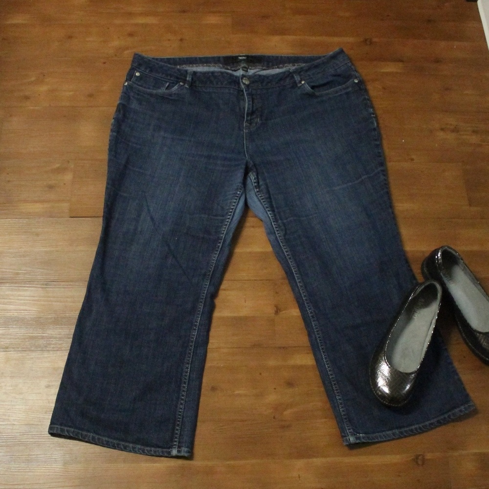 Mossimo Bootcut dark wash jean size 22W short