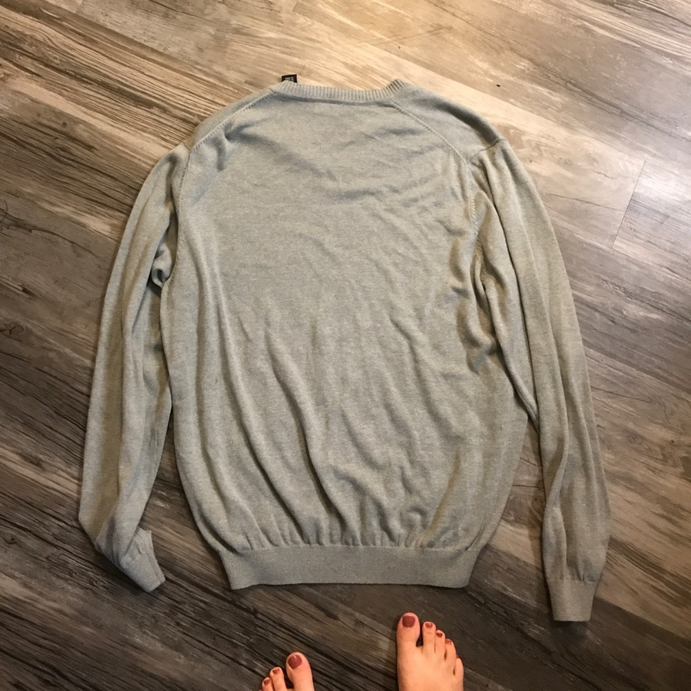Grey V-Neck Swater - Picture 4 of 4