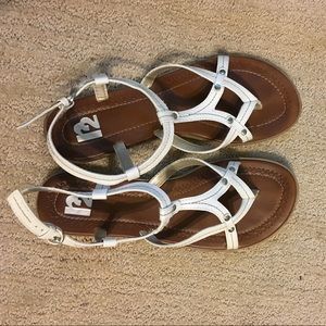R2 white strappy sandals