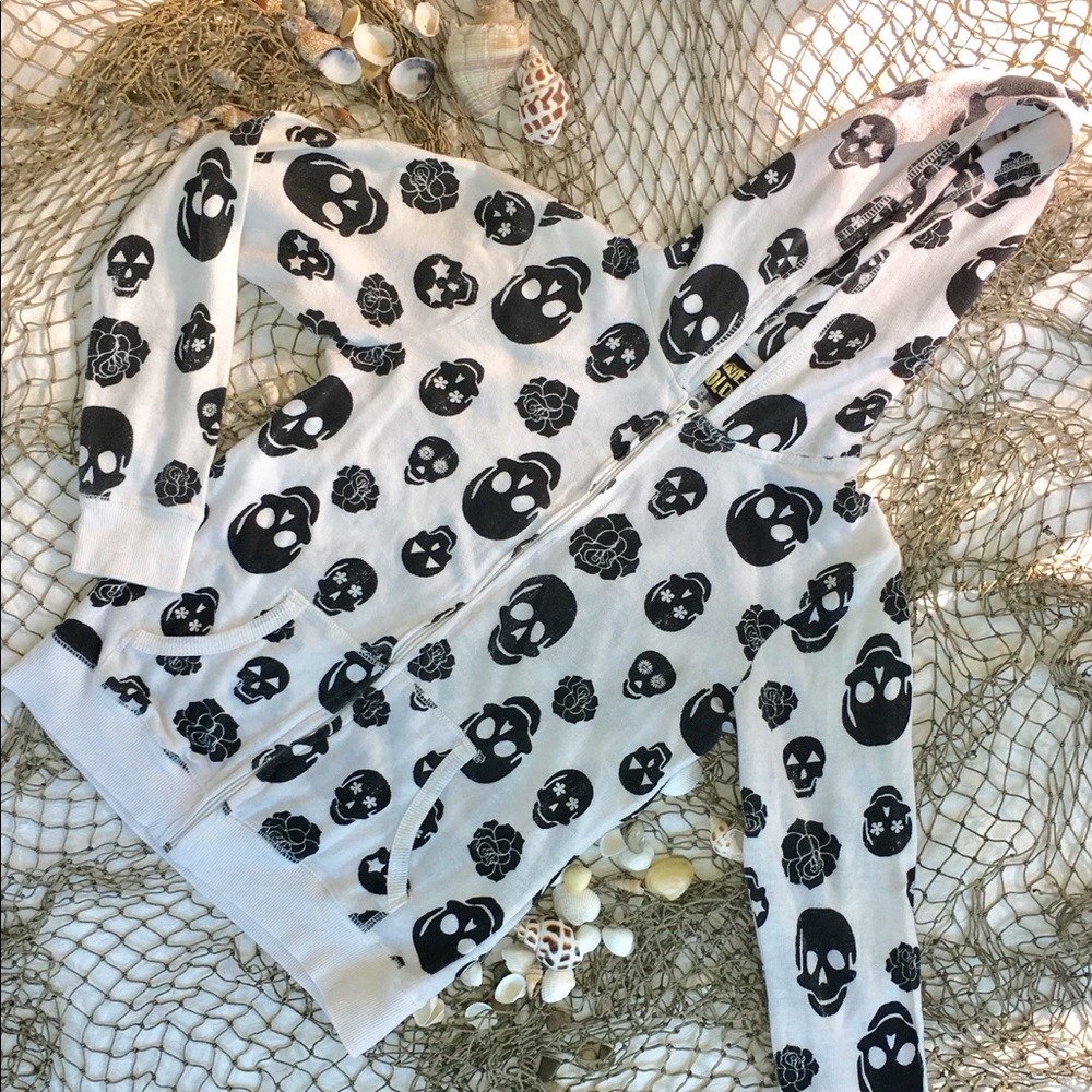 skulls zip up hoodie