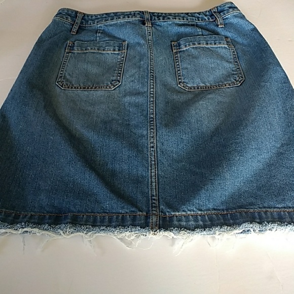 Denim skirt , frayed hem, skirt, basics - Picture 3 of 3