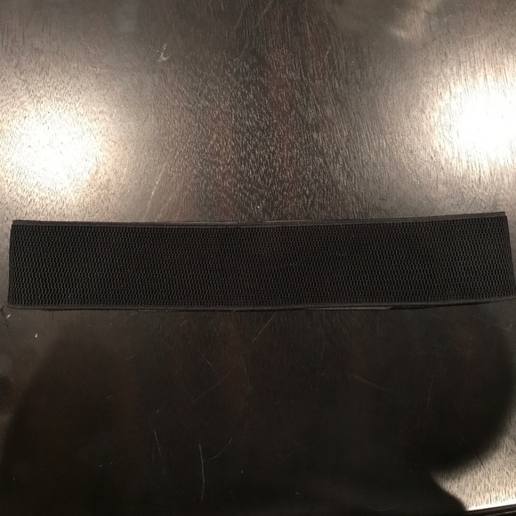 Black and gold belt - Picture 2 of 3