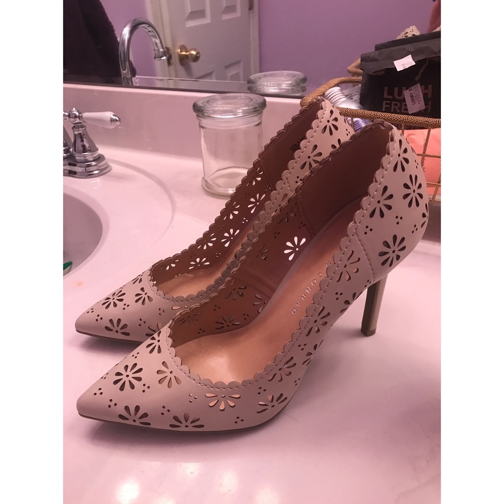 Eyelet scalloped heels