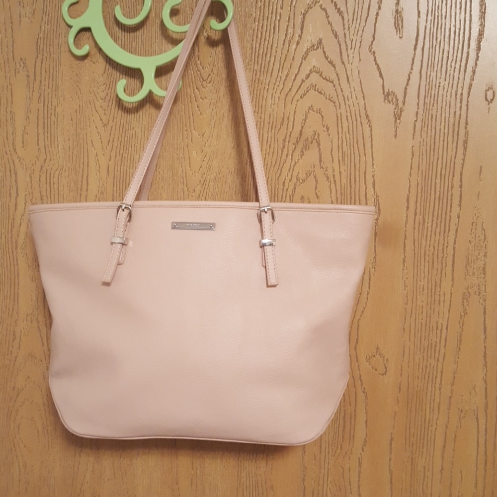 Nine West purse w/matching wristlet