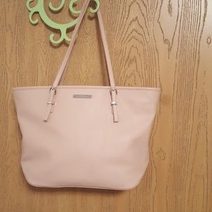 Nine West purse w/matching wristlet