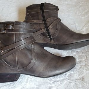 Miz Mooz gray leather ankle booties size 10