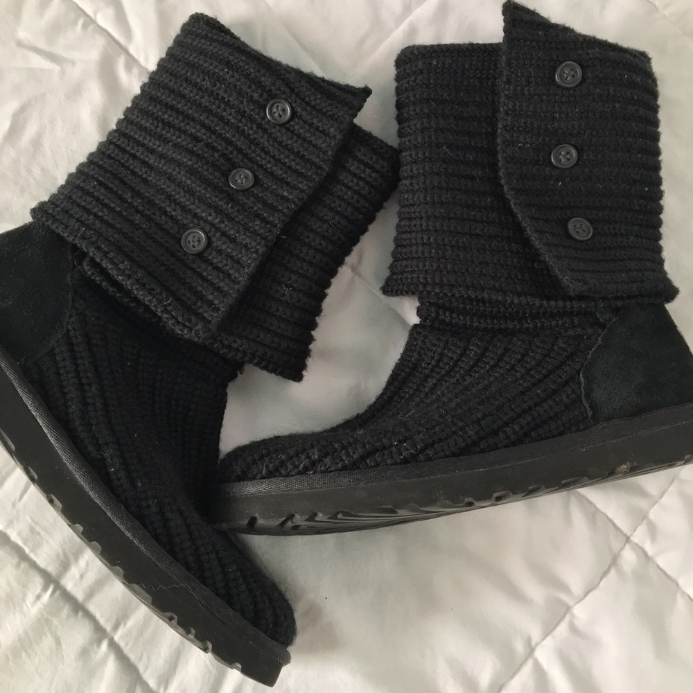 Black Classic Cardy Uggs