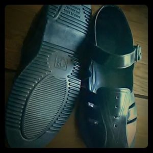 *flash sale* Dr. Martens Deardra