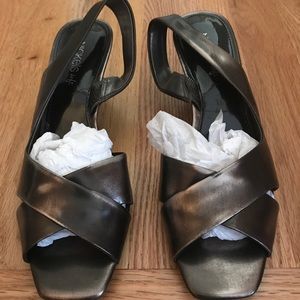 Brand New Nickels Soft 1.5 inch sandals.