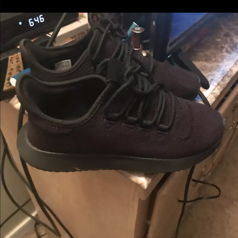 Adidas tubular NO TRADES