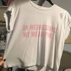 Cropped t shirt "on wednesdays we wear pink"
