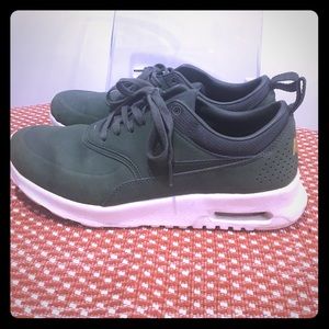 Woman's leather Nike sneaker