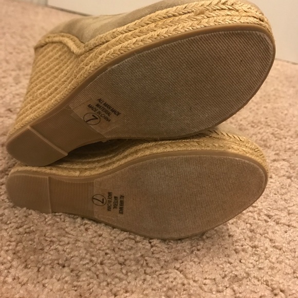 Beige wedges - Picture 3 of 3