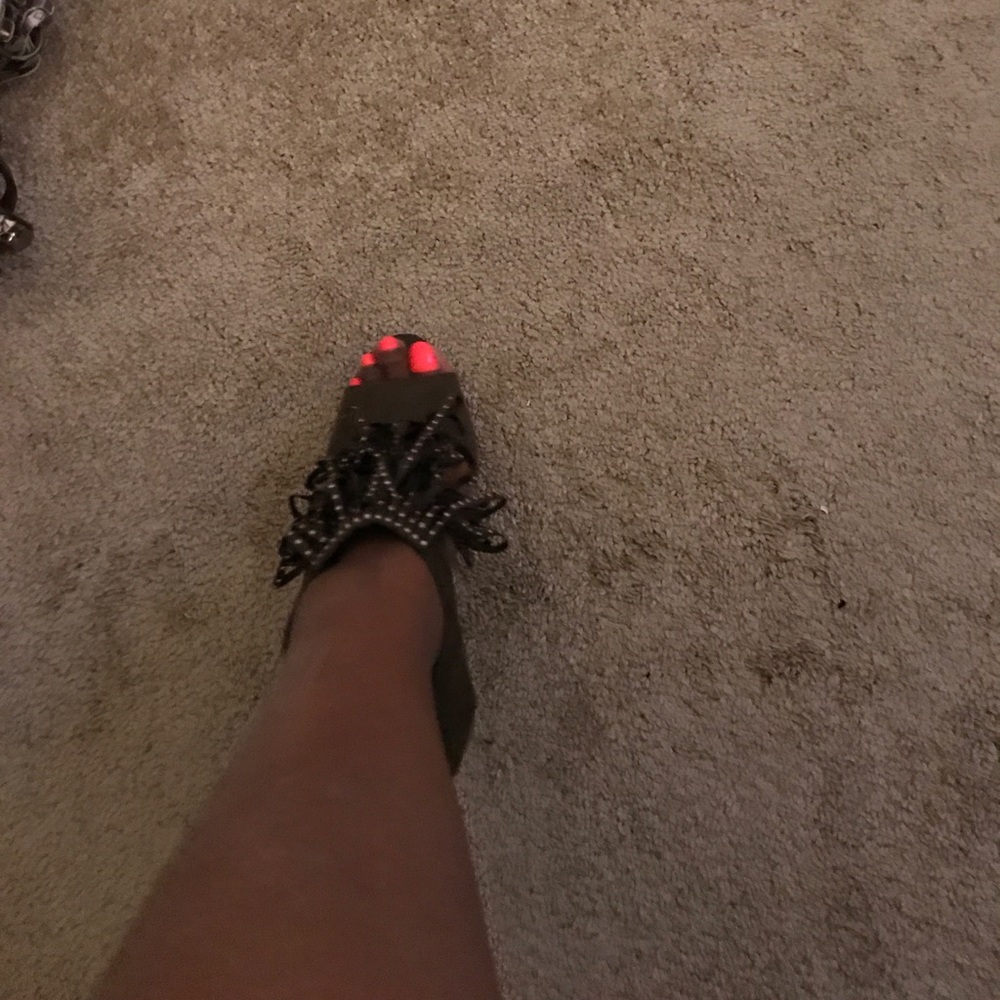 Frenge heeled sandal.