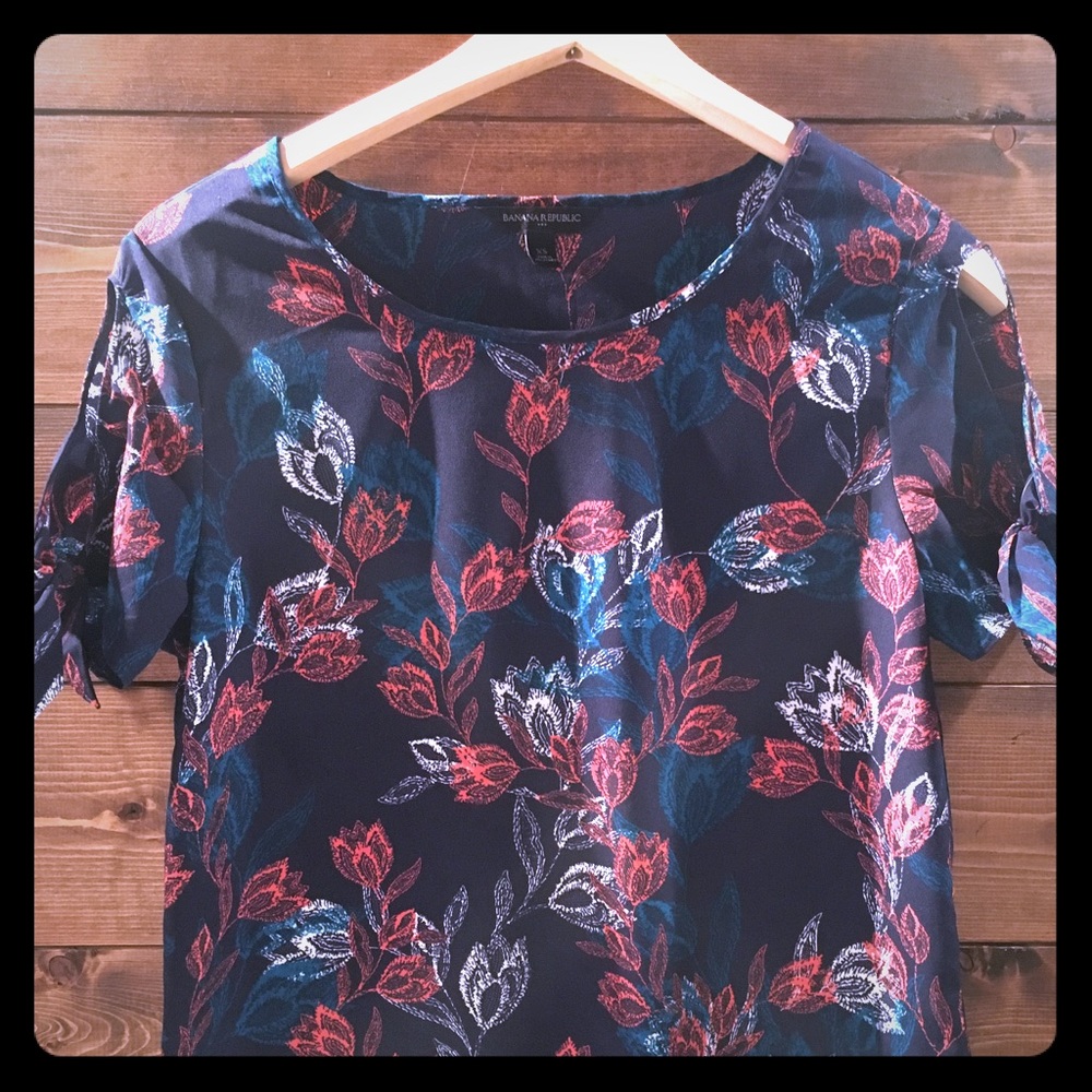 Banana Republic - floral blouse