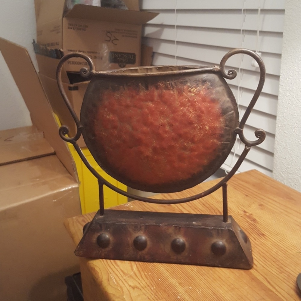 Metal decoration (vase )