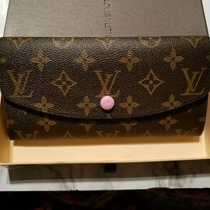 Emilie Wallet Monogram Canvas 
Rose Ballerine