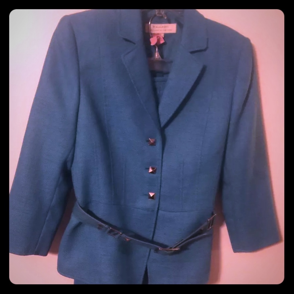 Tahari belted skirt suit size 6