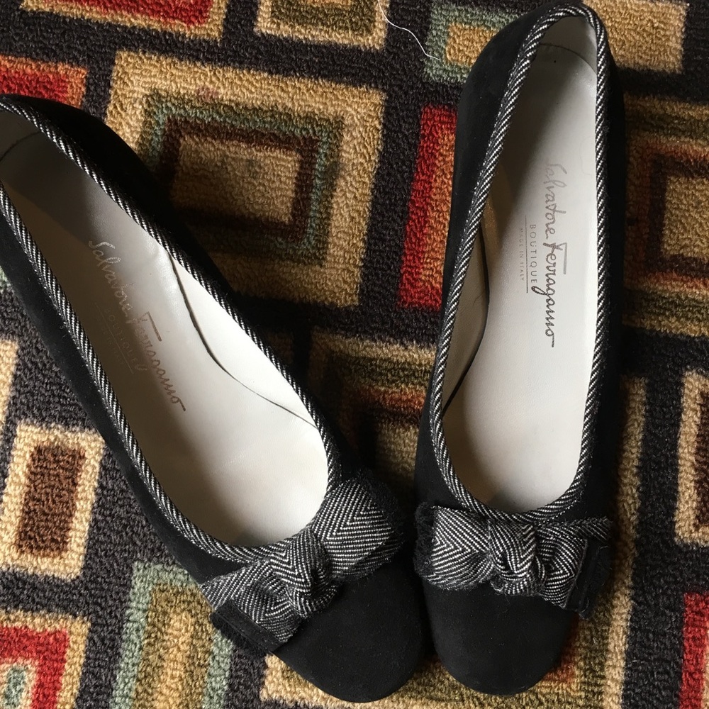 Vintage Salvatore Ferragamo kitten heels