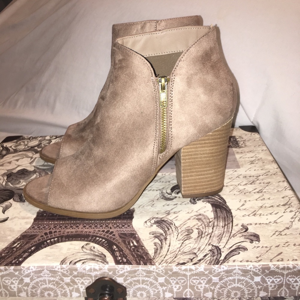 Suede Tan peep toe booties
