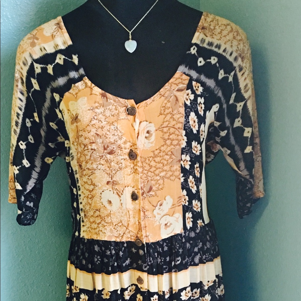 Dress hand make from Indonesia:)
