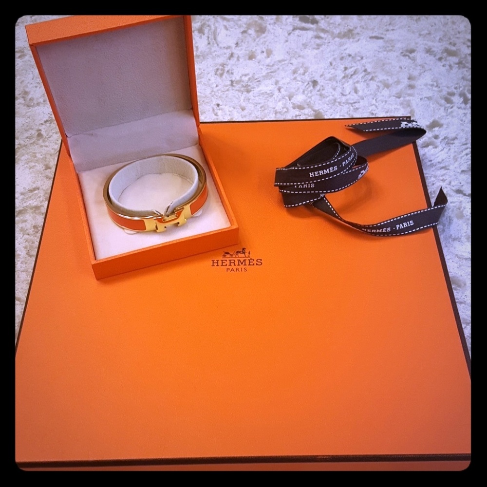 Hermes Enamel Narrow Medium Bracelet (Authentic)